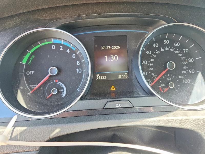 2019 VOLKSWAGEN E-GOLF SE 9