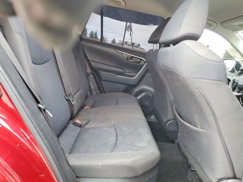 2021 TOYOTA RAV4 LE 11