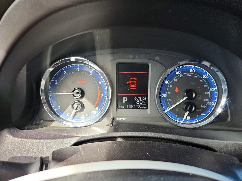 2018 TOYOTA COROLLA LE 9