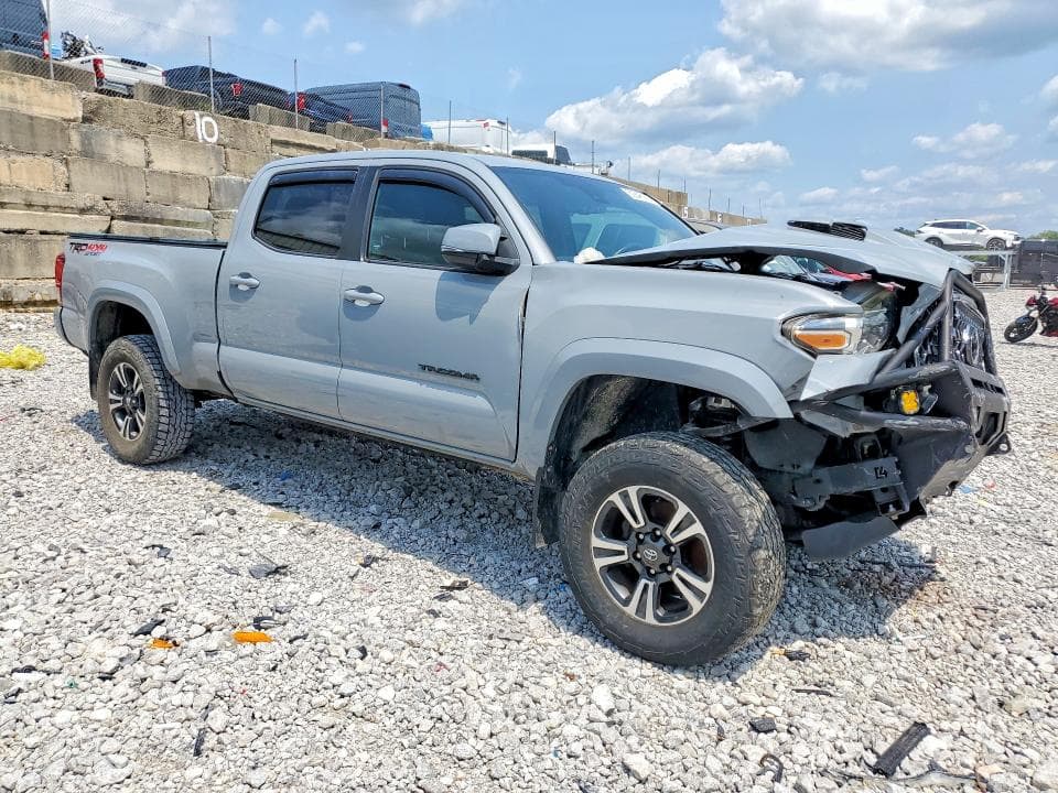 2018 TOYOTA TACOMA TRD SPORT 4