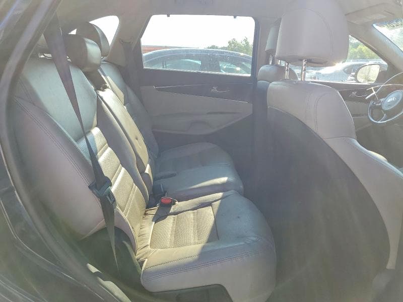 2017 KIA SORENTO EX 11