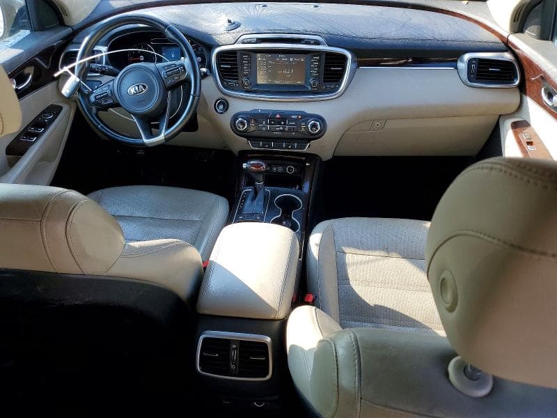 2017 KIA SORENTO EX 8