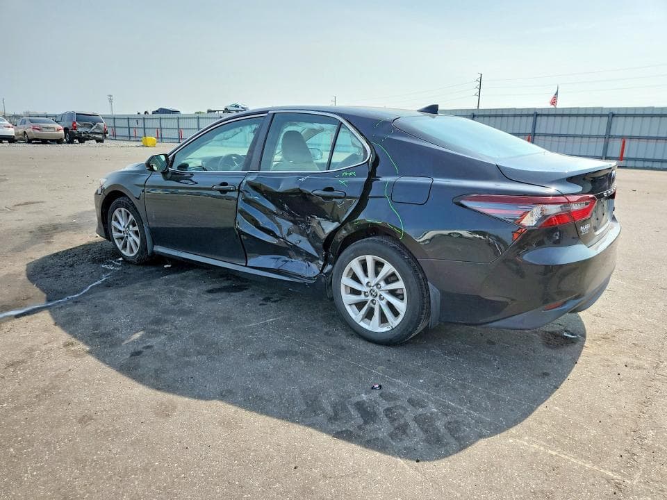 2022 TOYOTA CAMRY LE 2