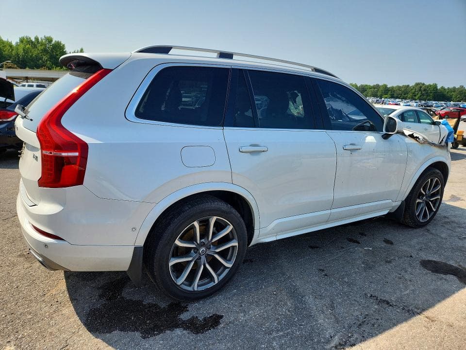 2017 VOLVO XC90 T6 3