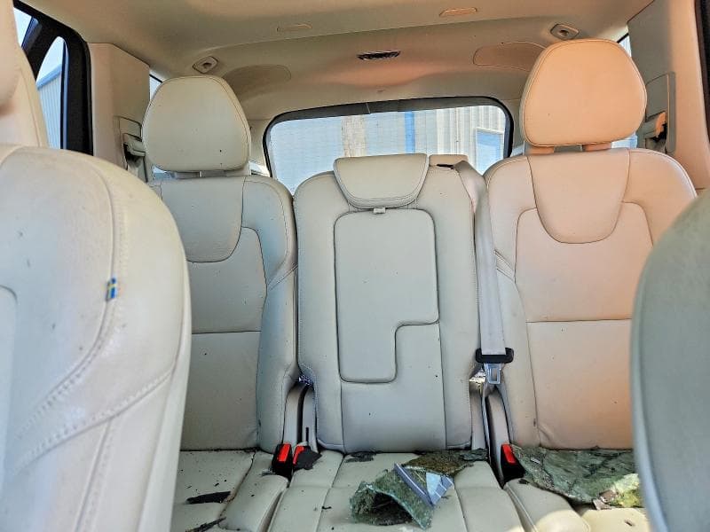 2017 VOLVO XC90 T6 10