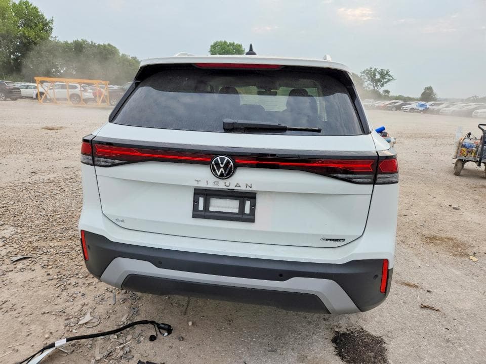 2025 VOLKSWAGEN TIGUAN SE 6