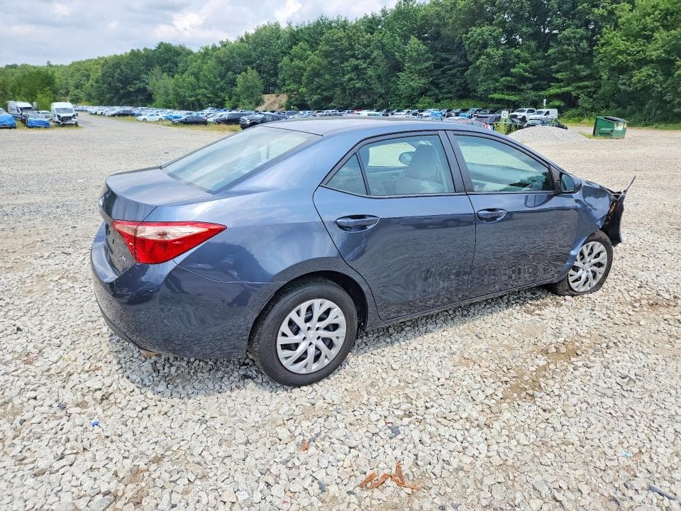 2017 TOYOTA COROLLA LE 3