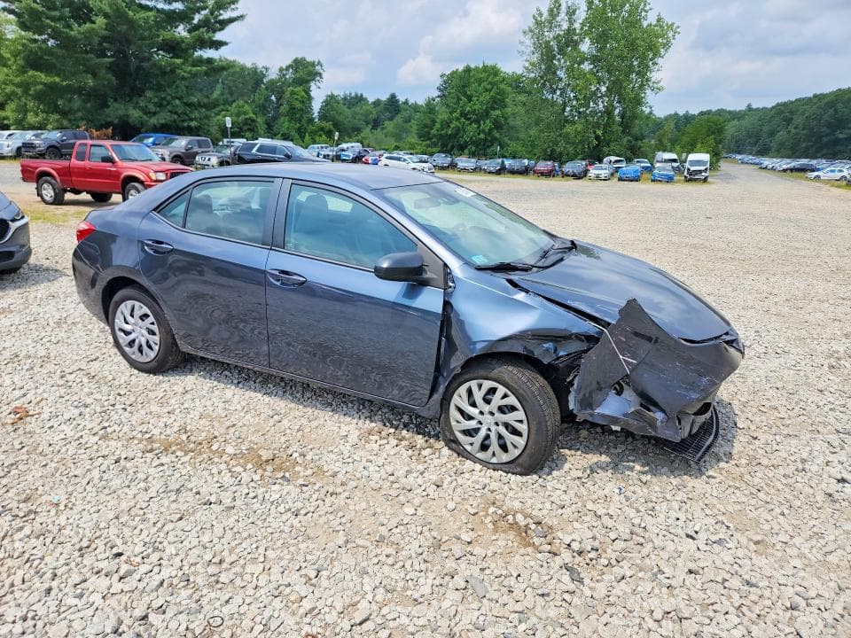 2017 TOYOTA COROLLA LE 4
