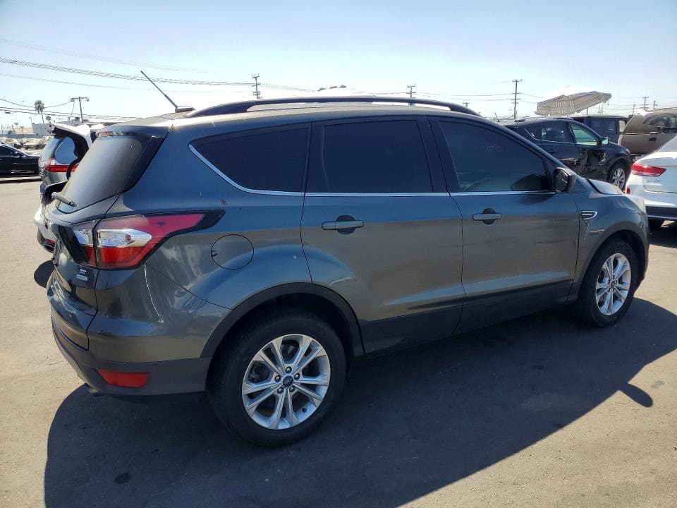2018 FORD ESCAPE SE 3