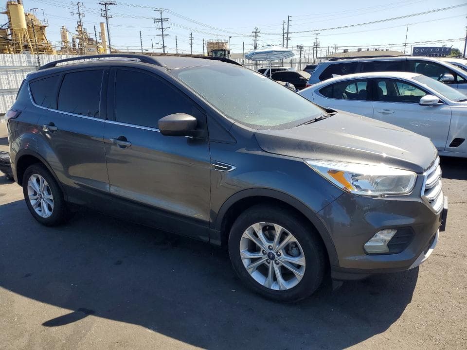 2018 FORD ESCAPE SE 4