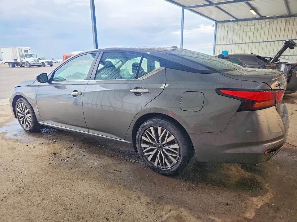 2024 NISSAN ALTIMA SV 2