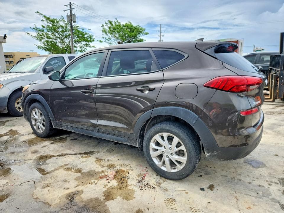 2020 HYUNDAI TUCSON SE 2