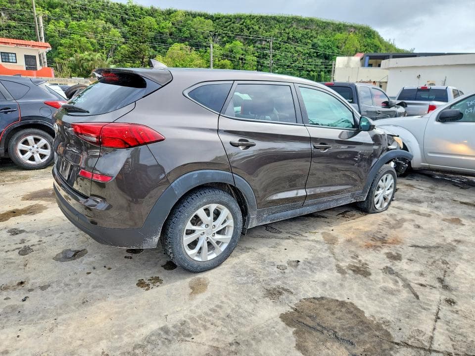 2020 HYUNDAI TUCSON SE 3
