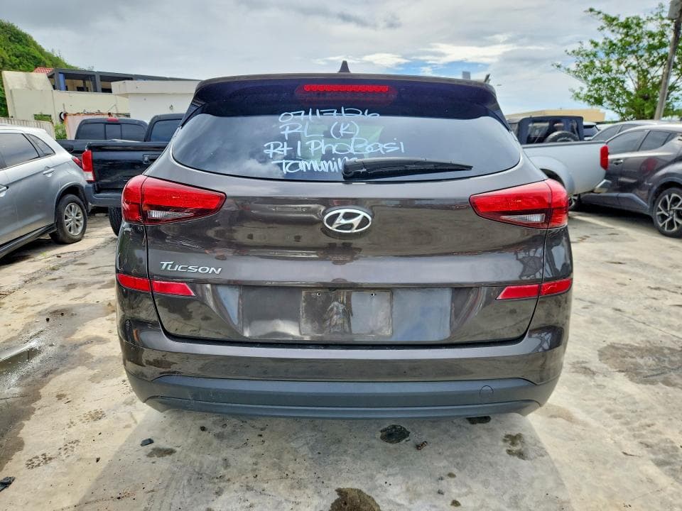 2020 HYUNDAI TUCSON SE 6