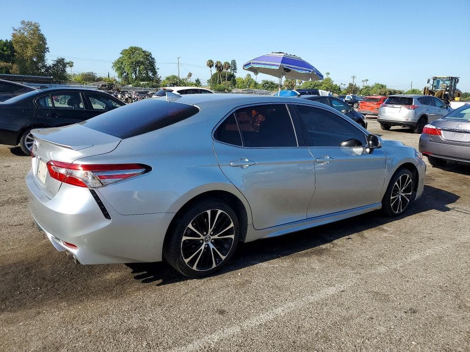 2019 TOYOTA CAMRY SE 3