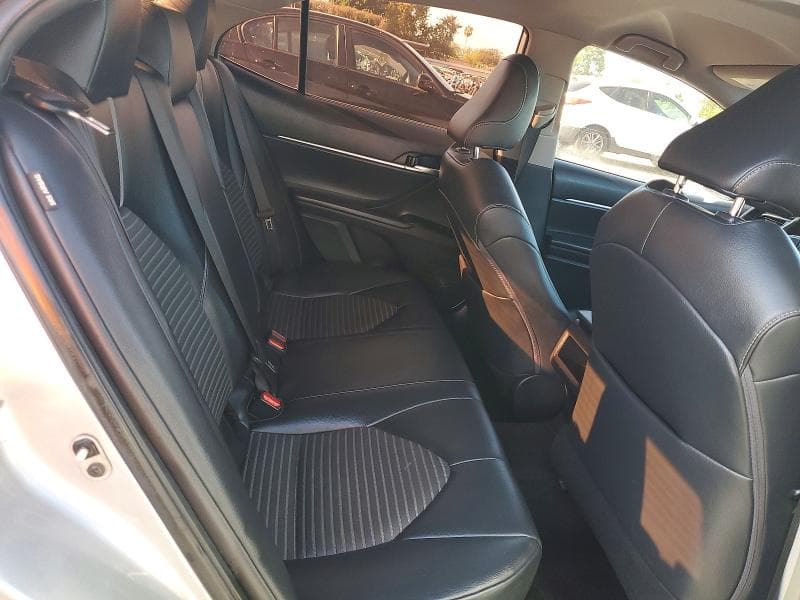 2019 TOYOTA CAMRY SE 10