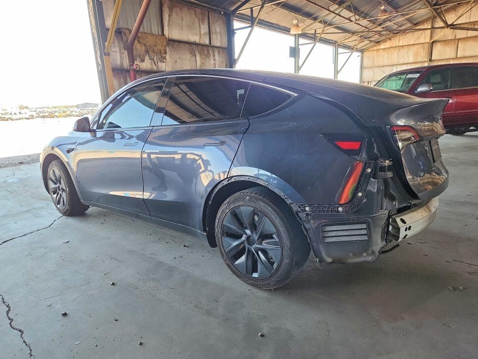 2024 TESLA MODEL Y 2