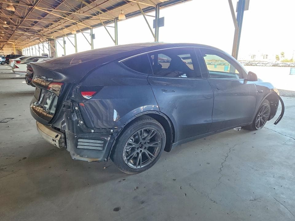 2024 TESLA MODEL Y 3