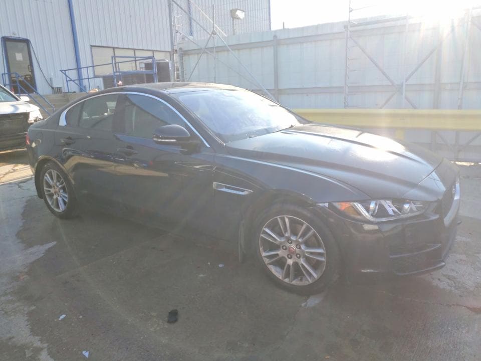 2017 JAGUAR XE PREMIUM 4
