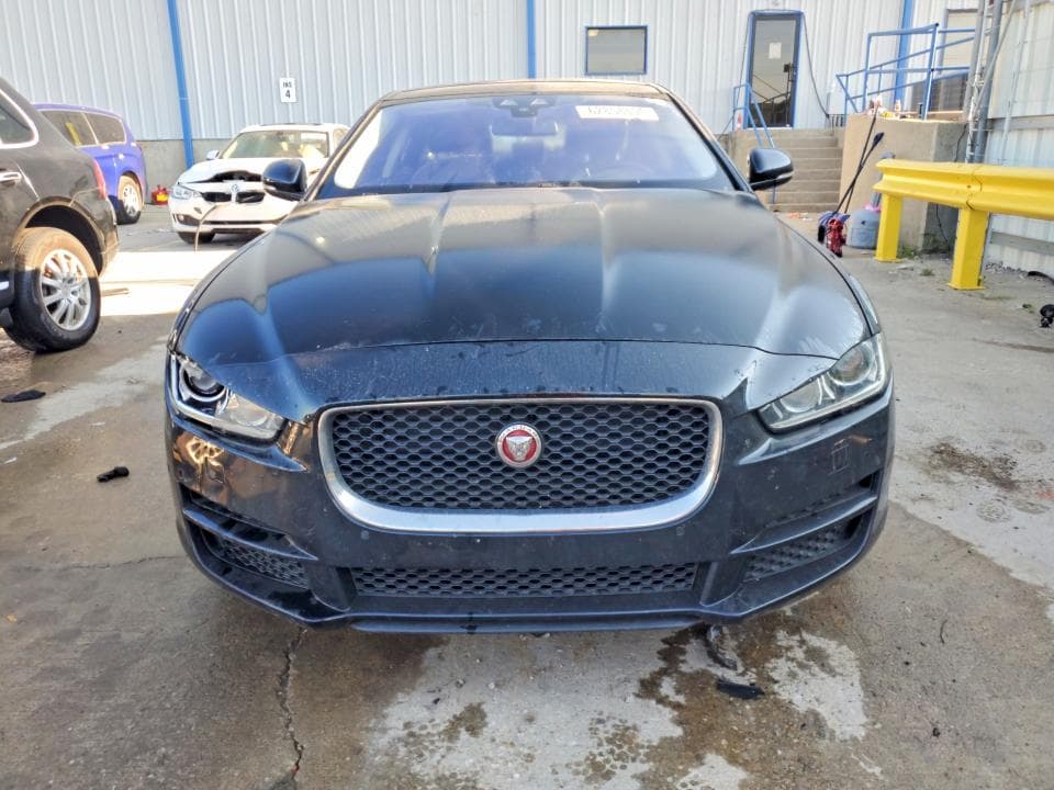 2017 JAGUAR XE PREMIUM 5