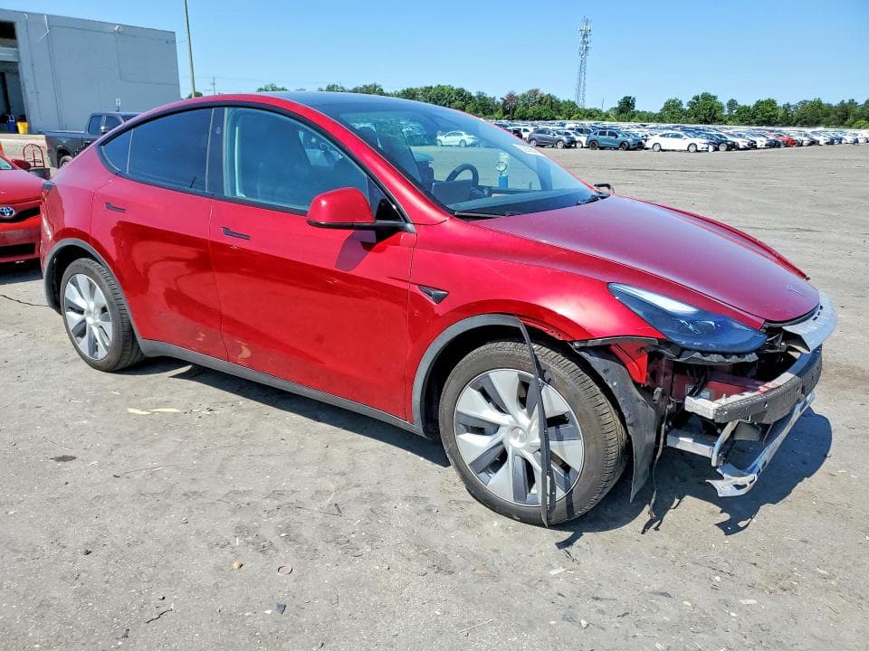 2024 TESLA MODEL Y 4