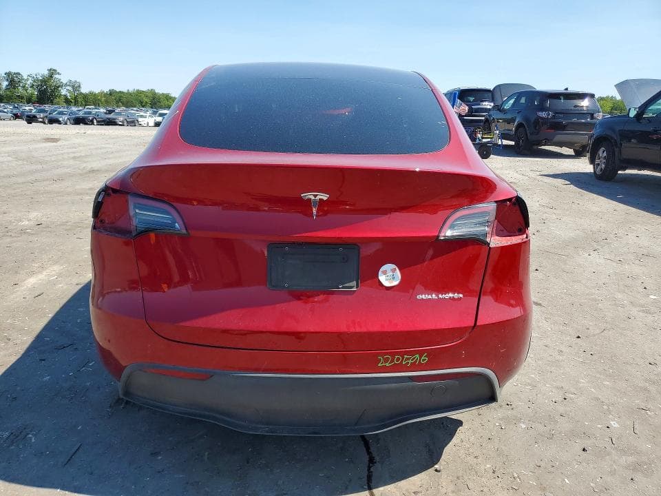 2024 TESLA MODEL Y 6