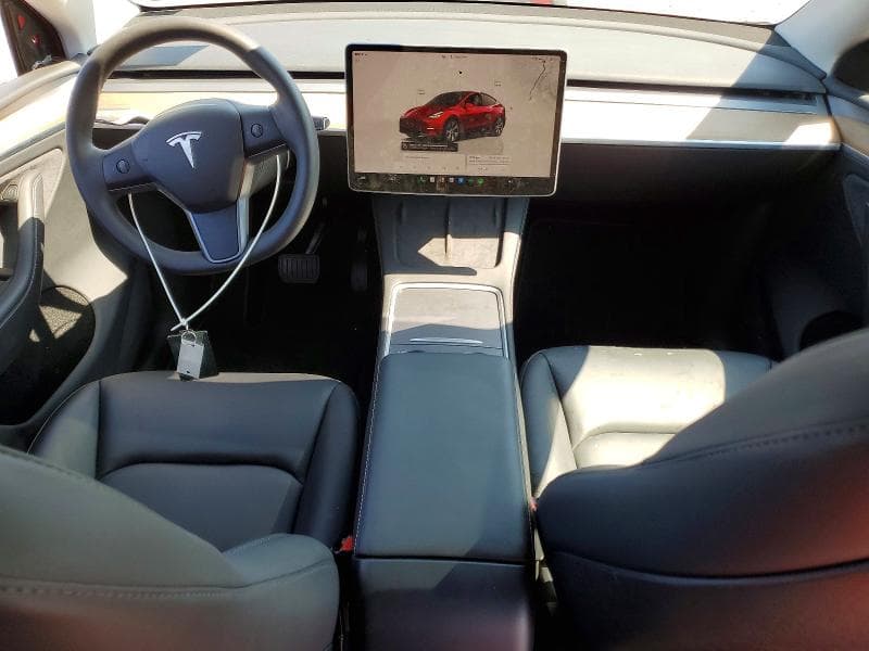 2024 TESLA MODEL Y 8