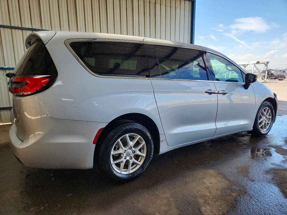 2024 CHRYSLER PACIFICA TOURING L 3