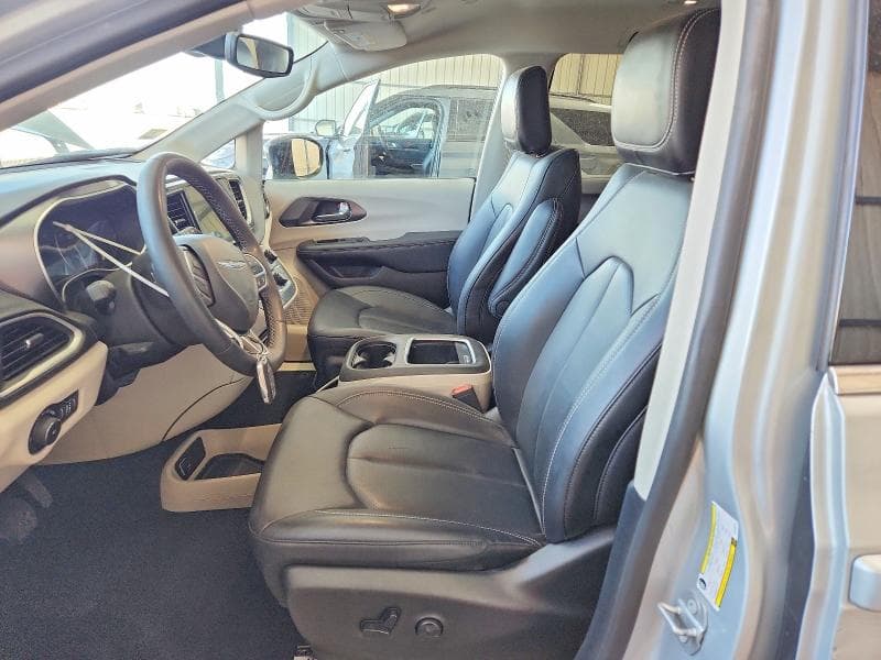 2024 CHRYSLER PACIFICA TOURING L 7