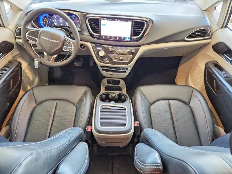 2024 CHRYSLER PACIFICA TOURING L 8