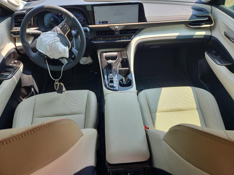 2024 TOYOTA CROWN LIMITED 8
