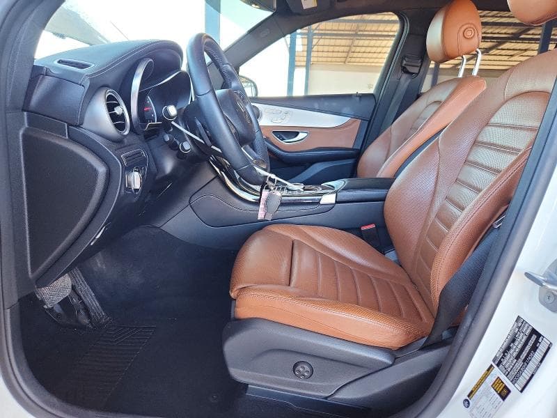 2017 MERCEDES-BENZ GLC 300 7