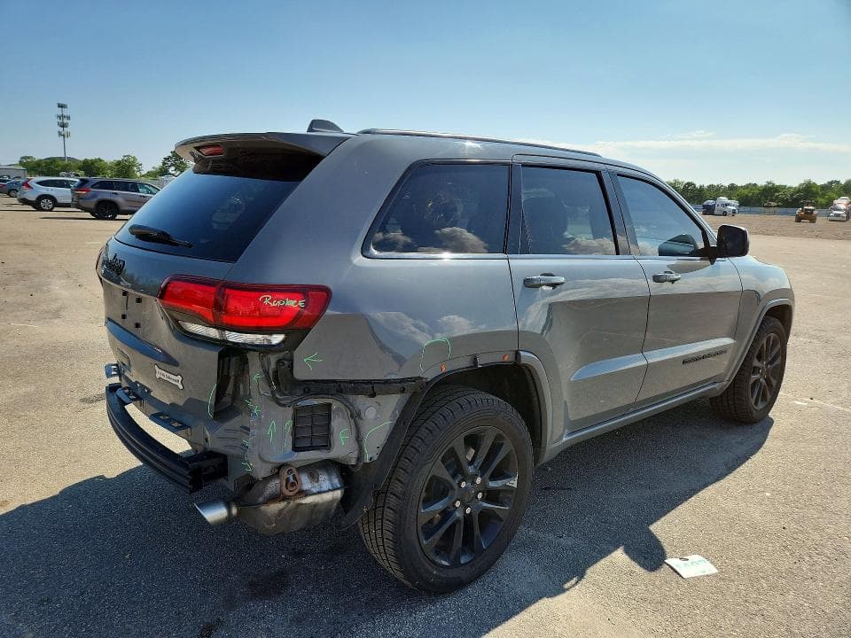2019 JEEP GRAND CHEROKEE LAREDO 3
