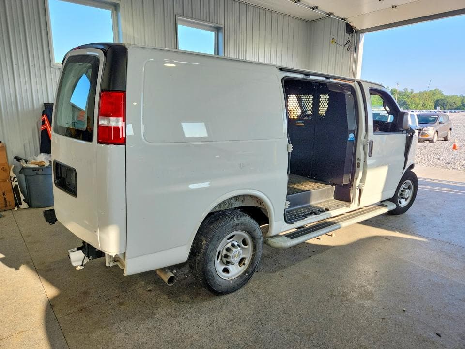 2025 CHEVROLET EXPRESS G2500 3