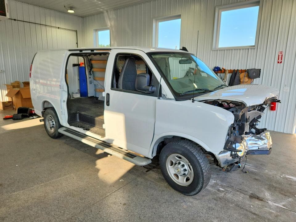 2025 CHEVROLET EXPRESS G2500 4