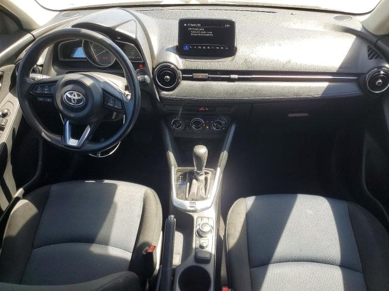2020 TOYOTA YARIS HATCHBACK LE 8