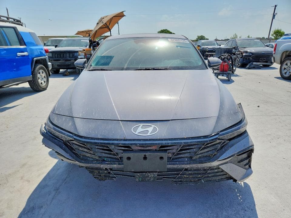 2024 HYUNDAI ELANTRA SEL 5
