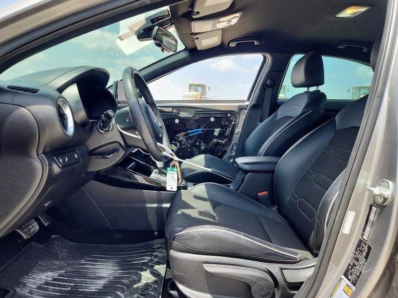 2023 KIA FORTE GT LINE 7