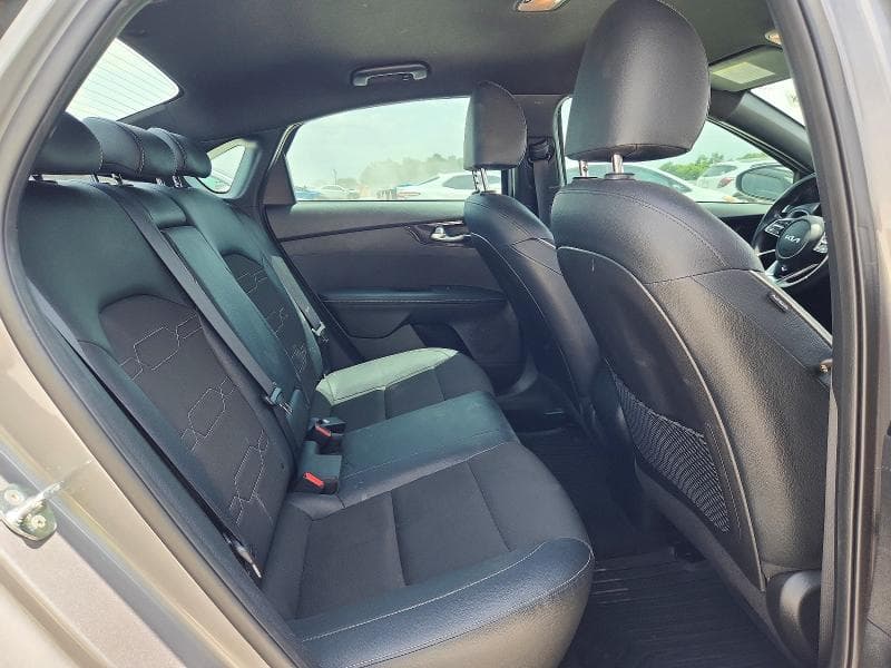 2023 KIA FORTE GT LINE 10