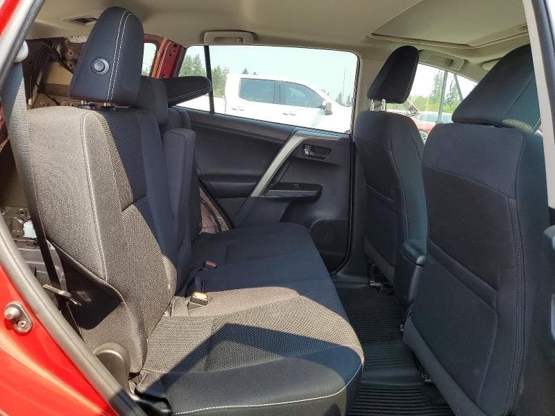 2017 TOYOTA RAV4 XLE 11