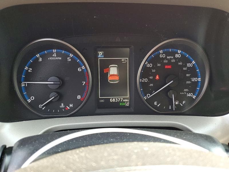 2017 TOYOTA RAV4 XLE 9