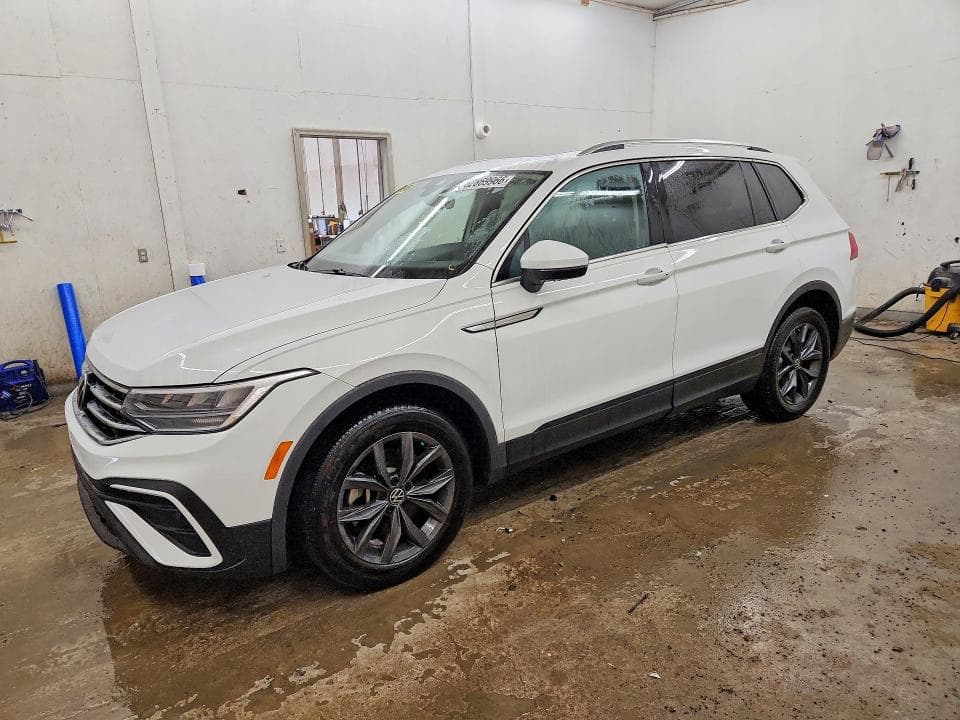2022 VOLKSWAGEN TIGUAN SE - 1