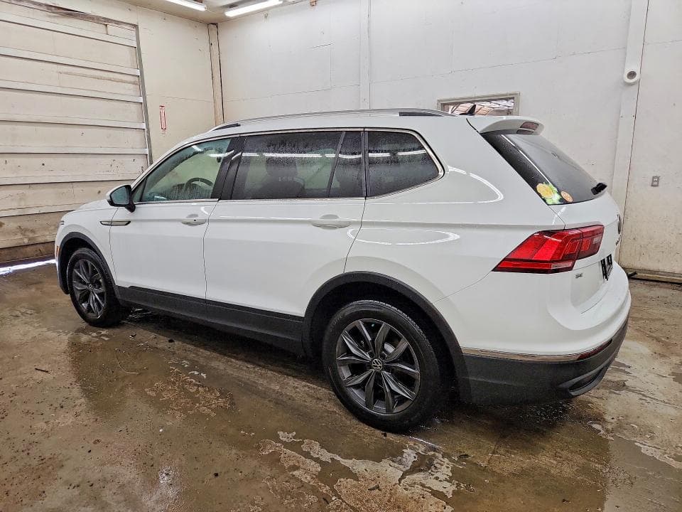 2022 VOLKSWAGEN TIGUAN SE 2