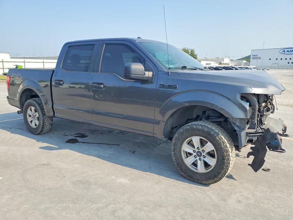 2017 FORD F150 SUPERCREW 4