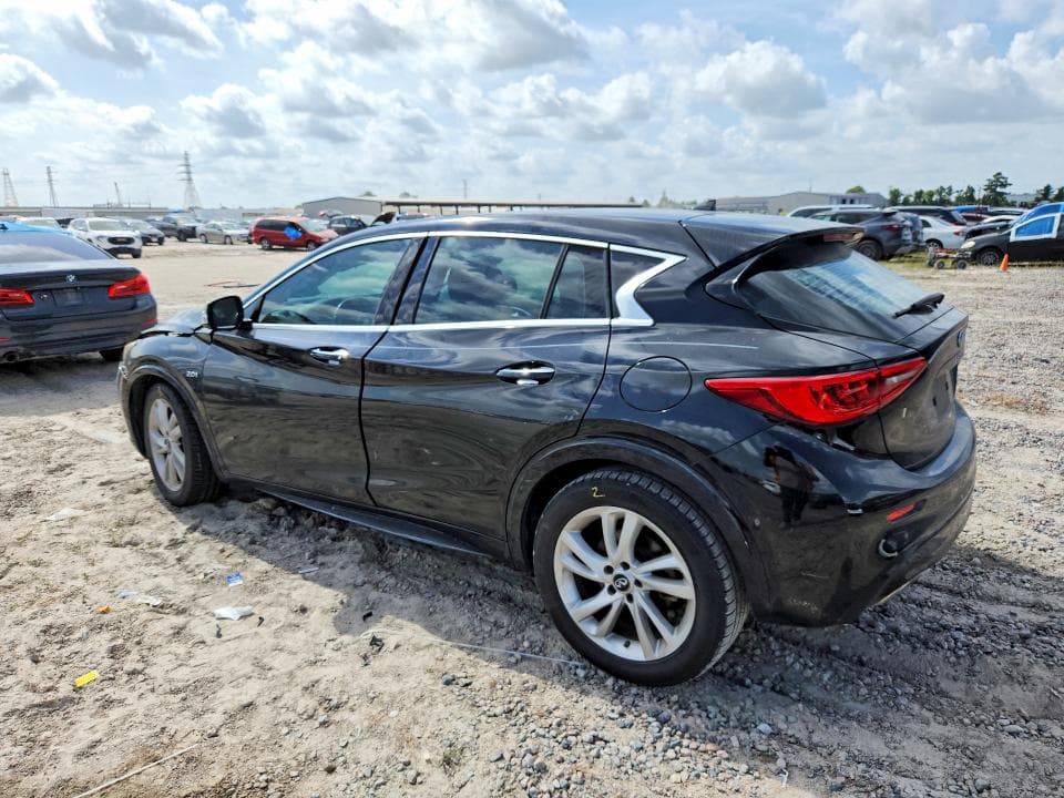 2018 INFINITI QX30 PURE 2