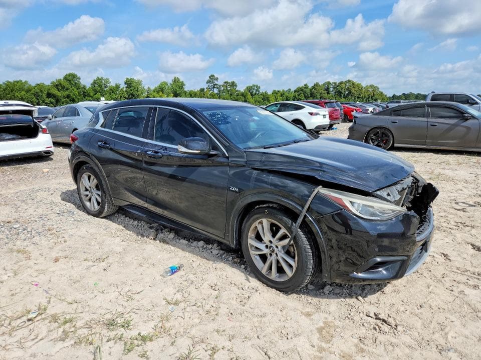 2018 INFINITI QX30 PURE 4