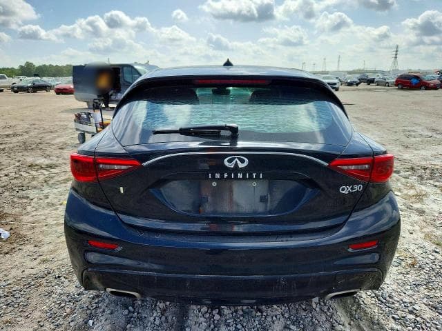 2018 INFINITI QX30 PURE 6