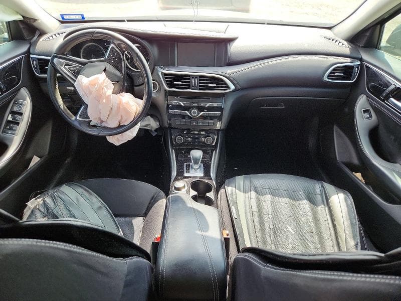 2018 INFINITI QX30 PURE 8