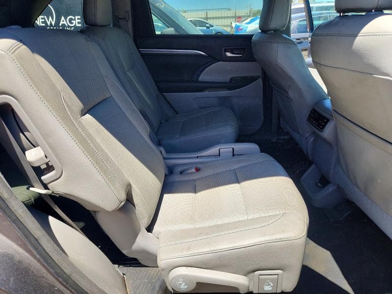 2017 TOYOTA HIGHLANDER HYBRID LIMITED PLATINUM 11
