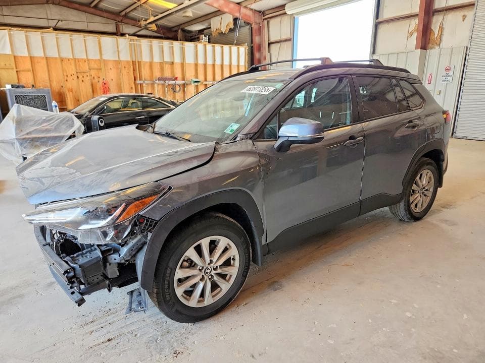 2024 TOYOTA COROLLA CROSS LE - 1